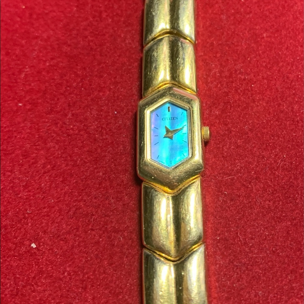 Beautiful Bulova bracelet link watch - Picture 1 of 4